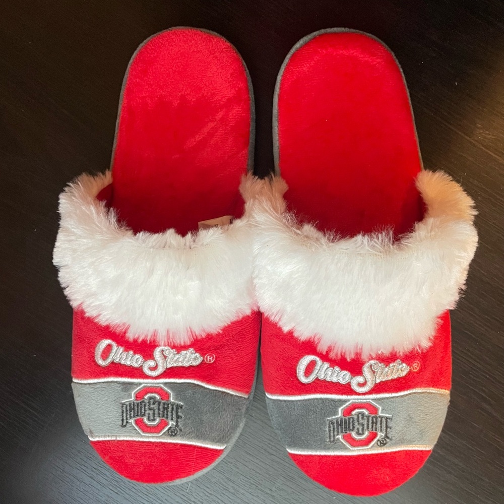 OSU slippers. Size medium.